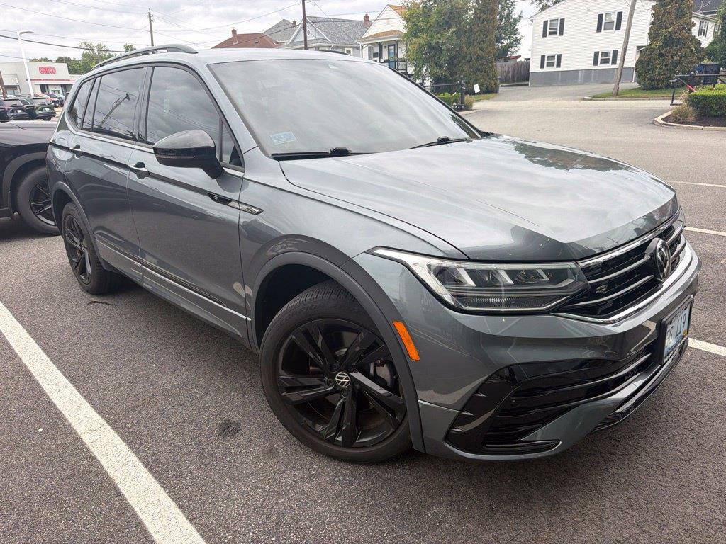 Used 2023 Volkswagen Tiguan SE R-Line AWD/4WD image 1