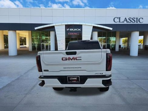 Used 2024 GMC Sierra 2500 AT4 AWD/4WD image 7