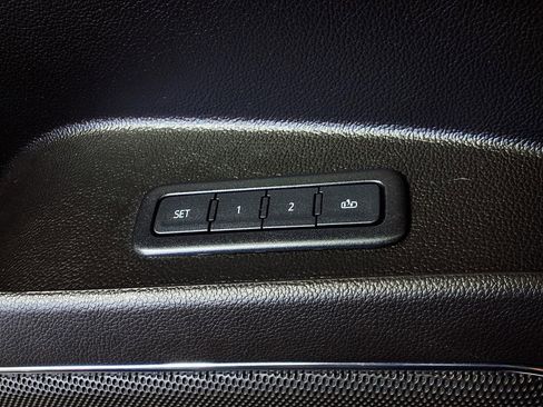 Used 2020 GMC Yukon Denali w/ Open Road Package RWD image 17
