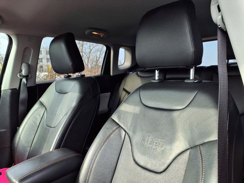 Used 2022 Jeep Compass Limited image 25