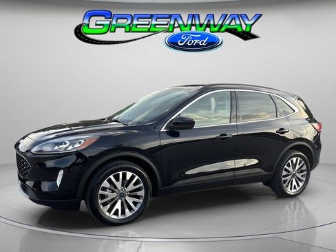 Certified 2022 Ford Escape Titanium image 1