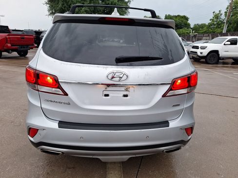 Used 2017 Hyundai Santa Fe FWD image 5
