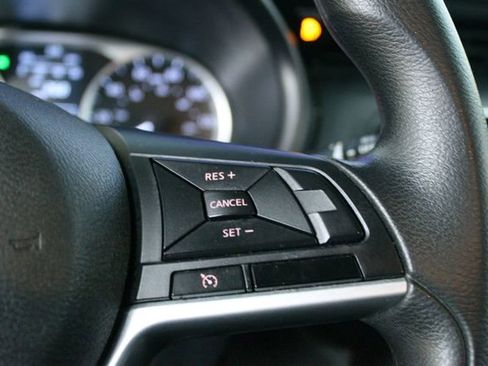 Used 2021 Nissan Kicks S FWD image 13