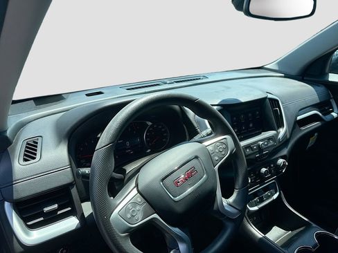 Used 2024 GMC Terrain SLE w/ Driver Convenience Package FWD image 11