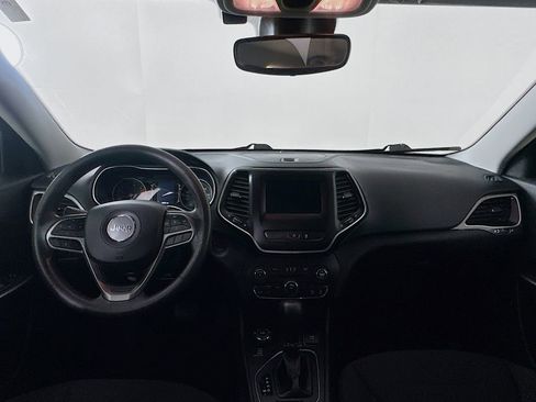 Certified 2021 Jeep Cherokee Latitude AWD/4WD image 13