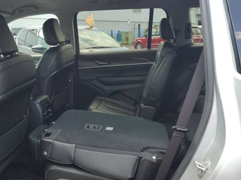 Certified 2023 Jeep Grand Cherokee L Limited AWD/4WD image 23