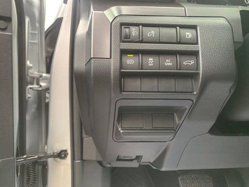 Used 2025 Toyota 4Runner 4WD image 13