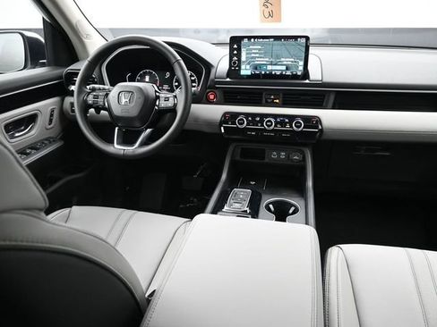 New 2025 Honda Pilot Touring image 10