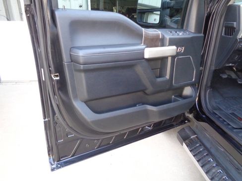 Used 2020 Ford F250 Lariat w/ Chrome Package image 92