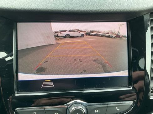 Used 2020 Chevrolet Trax LT w/ LT Convenience Package AWD/4WD image 6