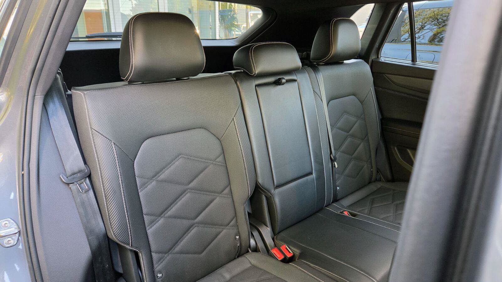 Certified 2024 Volkswagen Atlas Cross Sport SE AWD/4WD image 55