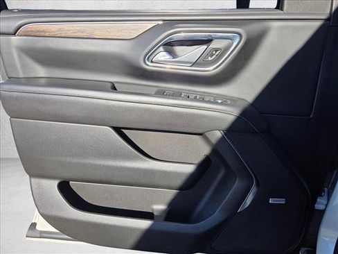 Used 2022 Chevrolet Tahoe Premier AWD/4WD image 11