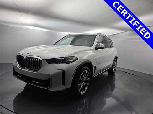 Certified 2024 BMW X5 sDrive40i w/ Premium Package image 5