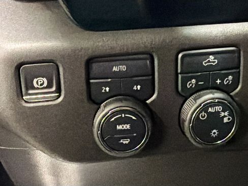 Used 2024 Chevrolet Silverado 1500 LT AWD/4WD image 16