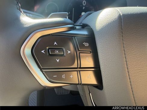 Used 2026 Lexus GX 550 550 Premium w/ Cold Area Package image 14