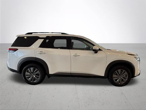 Used 2024 Nissan Pathfinder SV AWD/4WD image 6