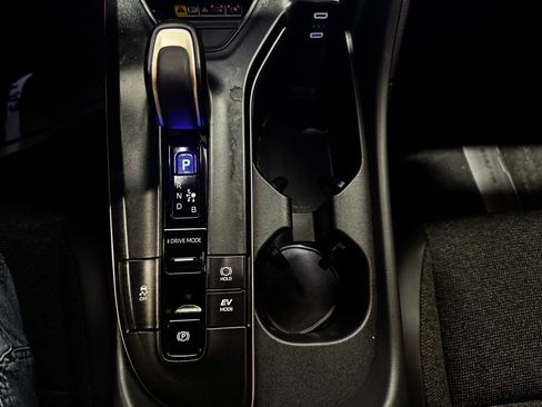 Used 2023 Toyota Crown XLE image 33