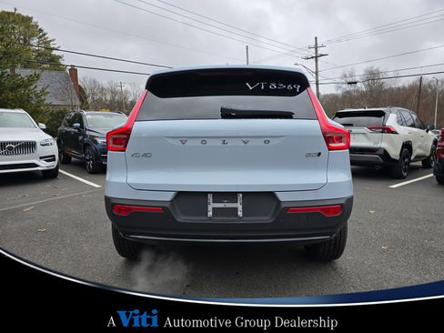 Used 2025 Volvo XC40 B5 Plus w/ Protection Package Premier image 7