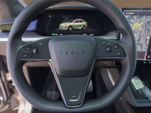 Used 2023 Tesla Model X AWD/4WD image 12