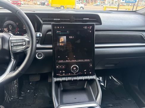 Used 2025 GMC Terrain Elevation image 17