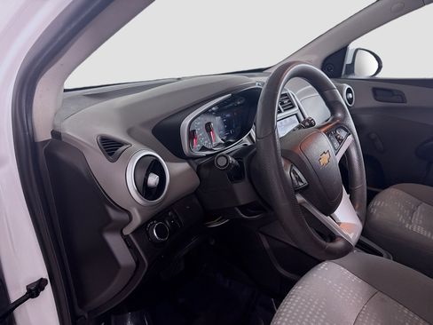 Used 2020 Chevrolet Sonic LT image 23