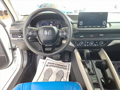 New 2025 Honda Accord SE image 28