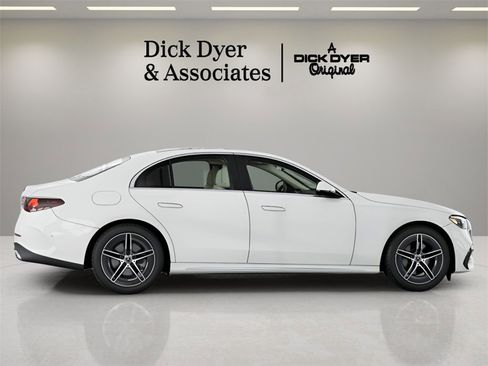 Used 2025 Mercedes-Benz E 350 Sedan image 5