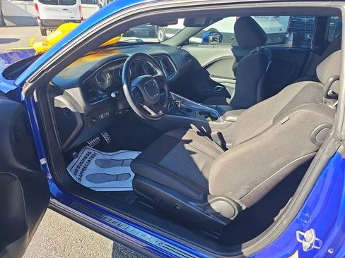 Used 2019 Dodge Challenger SXT RWD image 10