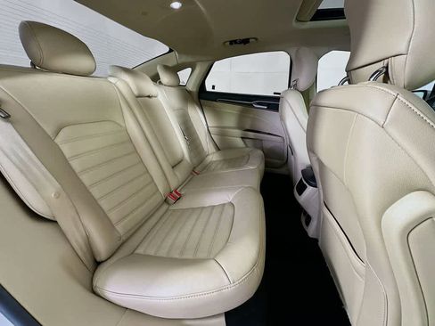 Used 2014 Ford Fusion SE w/ Equipment Group 502A image 32