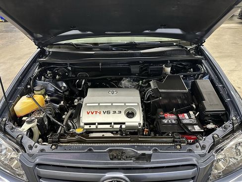 Used 2005 Toyota Highlander Limited image 9