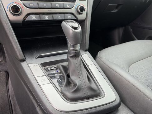 Used 2017 Hyundai Elantra Limited w/ Limited Tech Package 04 image 13