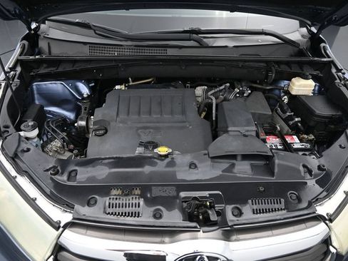Used 2015 Toyota Highlander XLE FWD image 14