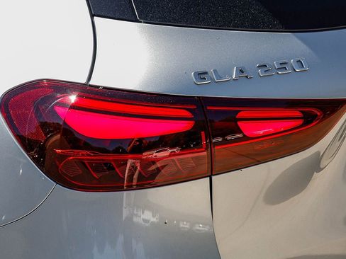 New 2026 Mercedes-Benz GLA 250 4MATIC image 8