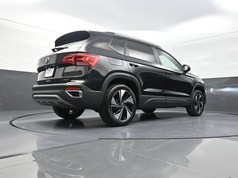 Used 2024 Volkswagen Taos SE AWD/4WD image 27