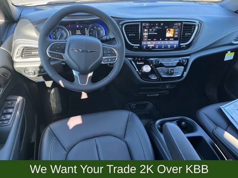 New 2026 Chrysler Pacifica Select image 11