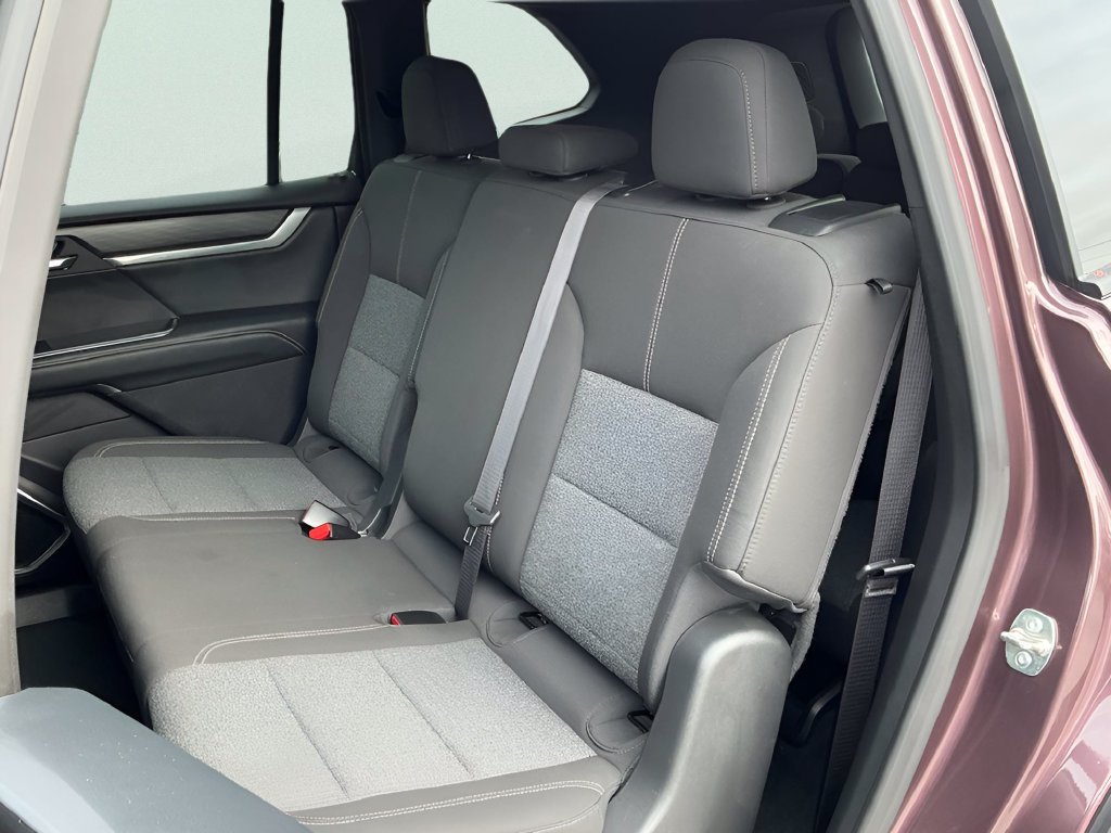 Used 2025 GMC Acadia Elevation FWD image 36