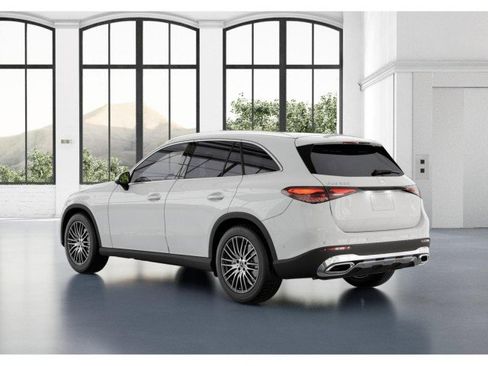 Certified 2025 Mercedes-Benz GLC 300 image 28