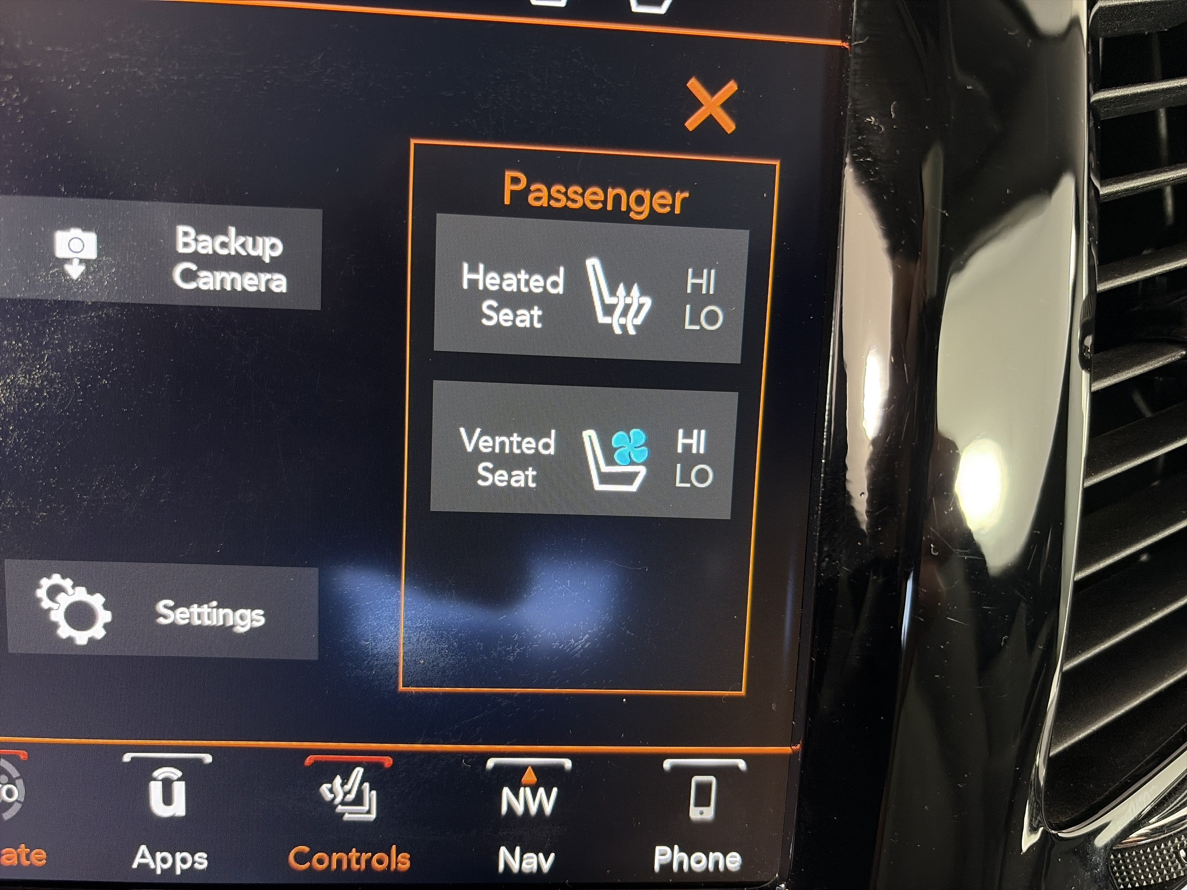 Used 2019 Jeep Cherokee Limited w/ Luxury Group AWD/4WD image 24