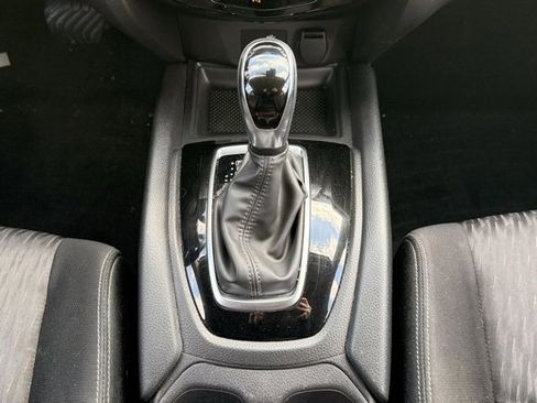 Certified 2019 Nissan Rogue SV image 28