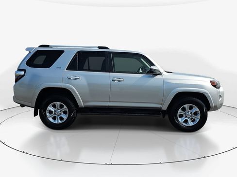 Used 2024 Toyota 4Runner SR5 AWD/4WD image 5