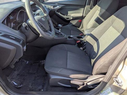 Used 2018 Ford Focus SE FWD image 15