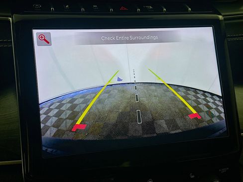 Used 2023 Jeep Grand Cherokee Limited w/ Black Appearance Package image 23