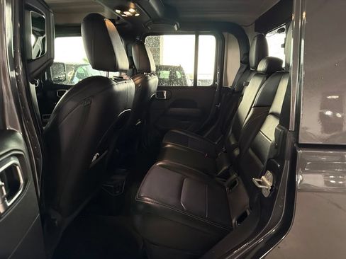 Used 2020 Jeep Gladiator Overland w/ Popular Equipment Package AWD/4WD image 8