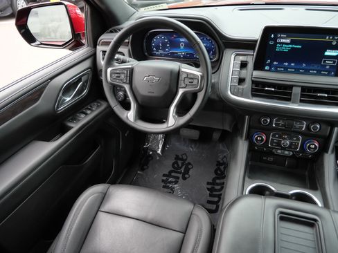 Used 2023 Chevrolet Suburban Z71 w/ Z71 Off-Road Package AWD/4WD image 9