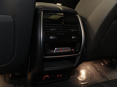 Used 2025 BMW X5 sDrive40i w/ M Sport Package RWD image 40