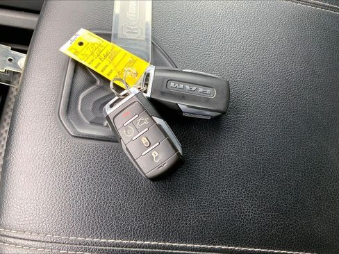 Used 2023 RAM 1500 Laramie AWD/4WD image 11