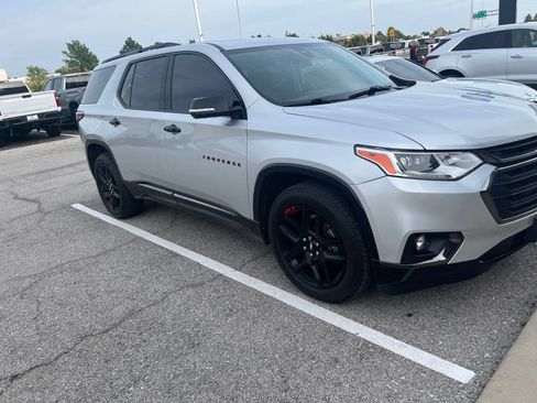 Used 2019 Chevrolet Traverse Premier w/ Redline Edition AWD/4WD image 3