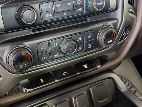Used 2019 Chevrolet Silverado 2500 LT w/ LT Convenience Package AWD/4WD image 16
