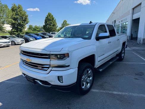 Used 2017 Chevrolet Silverado 1500 LTZ Z71 w/ LTZ Plus Package AWD/4WD image 29