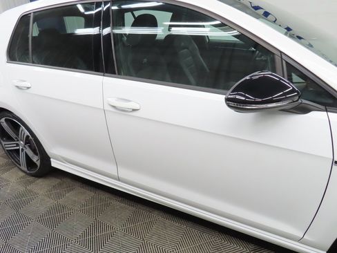 Used 2016 Volkswagen Golf R 4-Door image 26
